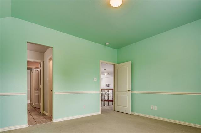 Building Photo - 916 Carlsbad Dr