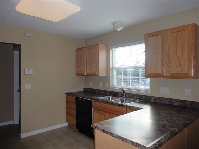 Building Photo - 15 Woodsong Ct