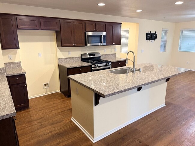 Building Photo - Estrella home for rent!