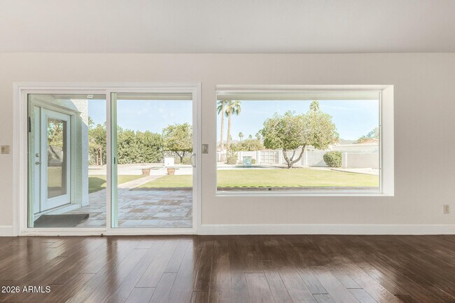 Building Photo - 10638 E Turquoise Ave