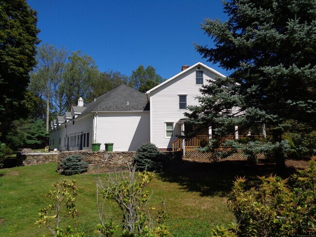 Building Photo - 531 Hollow Tree Ridge Rd