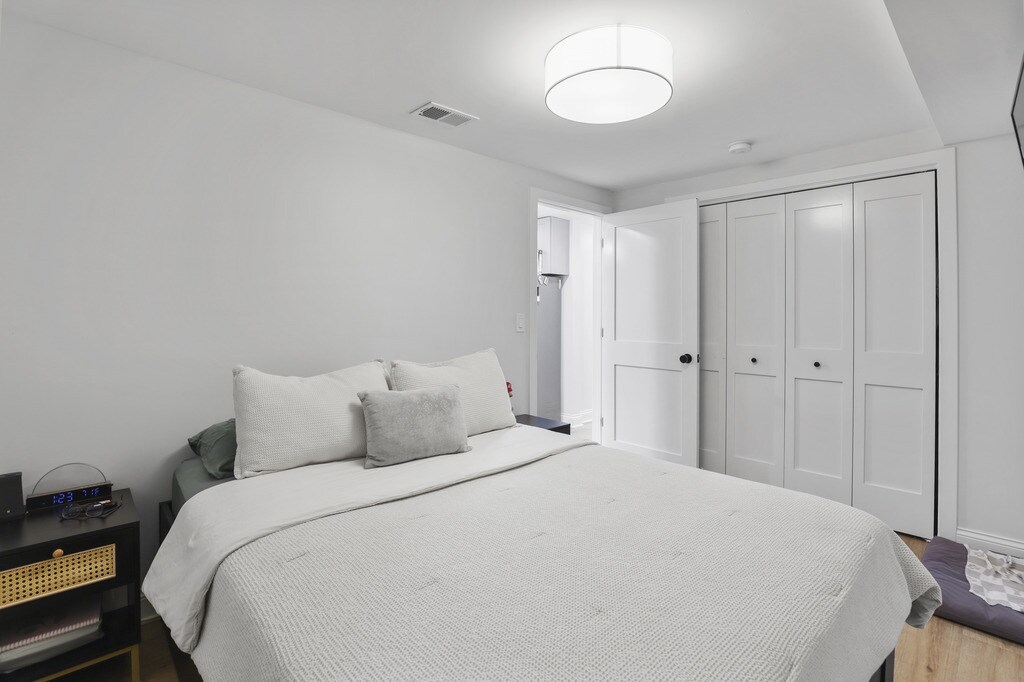 Building Photo - 520 N Ada St