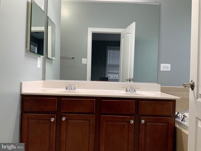 Building Photo - 3301 Castle Ridge Cir