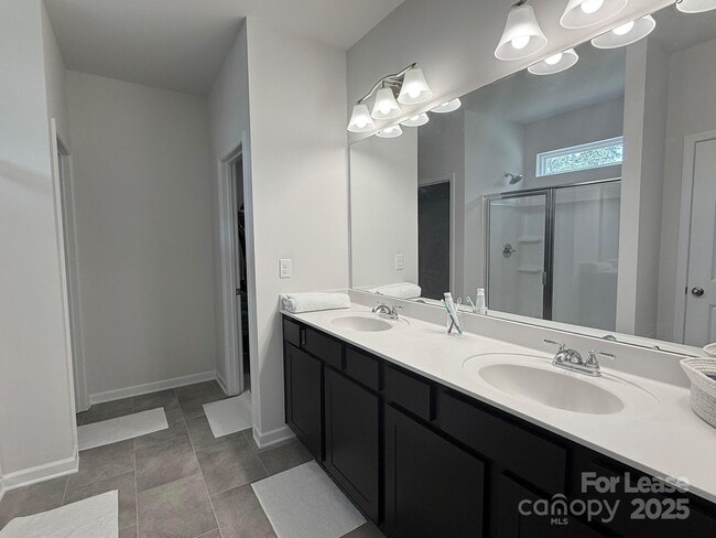 Building Photo - 6135 Moonview Ct