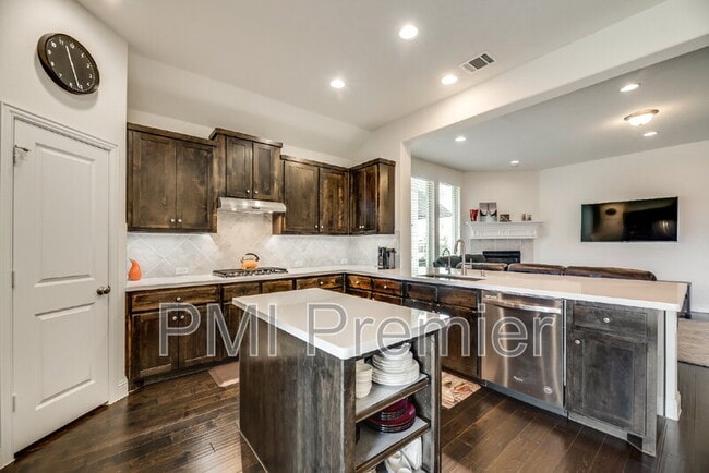 Building Photo - 15404 Pioneer Bluff Trail