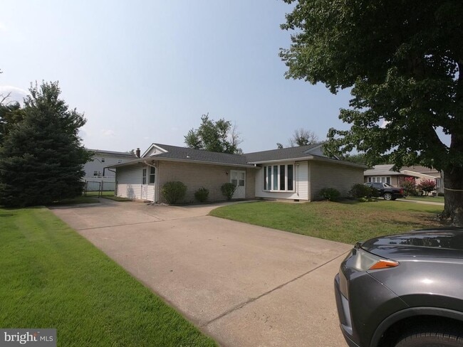 Building Photo - 436 Suffolk Dr