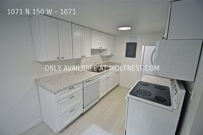 Building Photo - Newly Updated 2 Bed Orem Unit! No Deposit ...