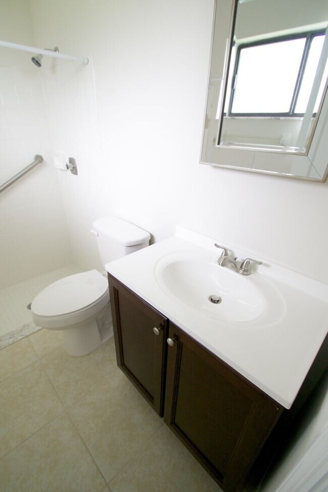 Building Photo - Waterfront 3BR Home on Canal | Spacious Yard | Lawn Care Included | Pet Friendly