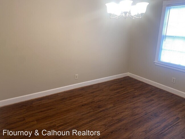 Building Photo - 2 br, 2 bath House - 2230 Cherokee Avenue #25