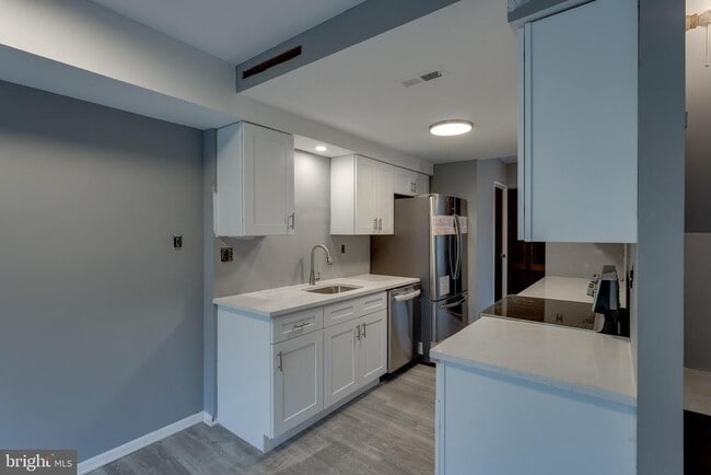 Building Photo - 128 Briar Ct