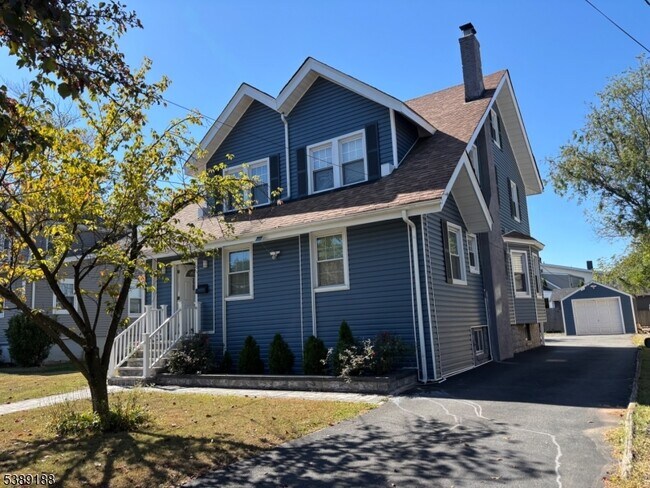 Building Photo - 220 S Washington Ave