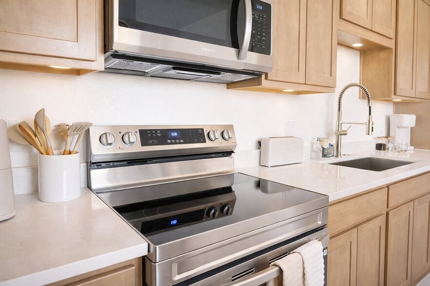 Building Photo - 1650 Sheridan Blvd