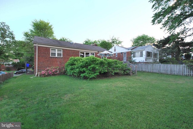 Building Photo - 2605 Finch St