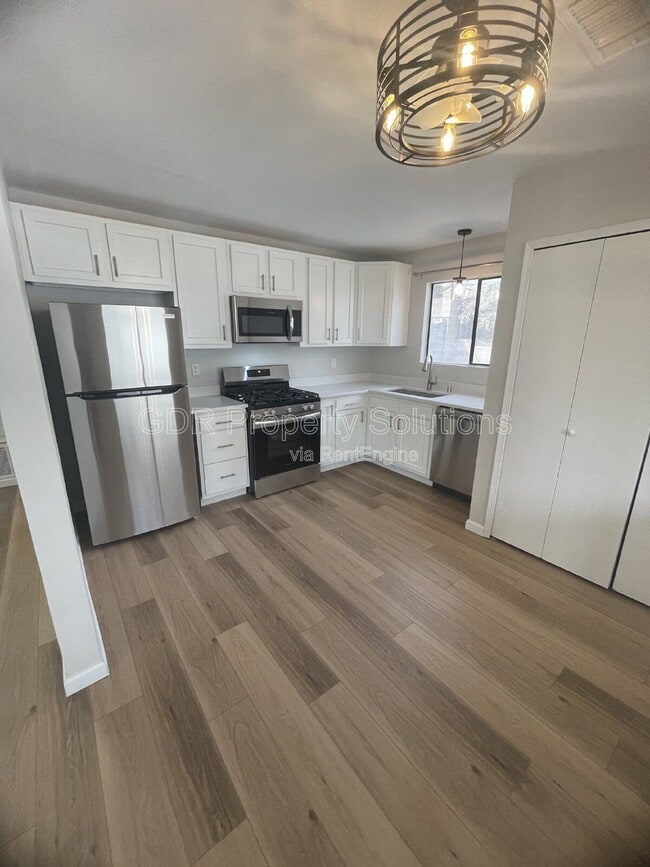 Building Photo - 4733 Platinum Dr NE