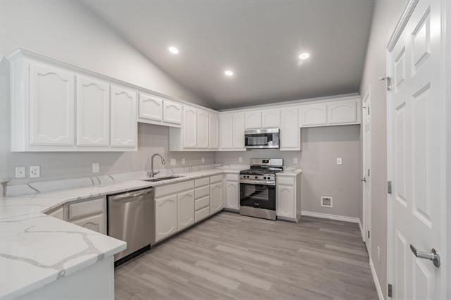 Building Photo - 3028 Thicket Bend Ct