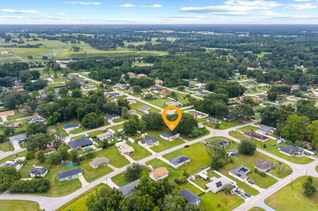 Building Photo - Updated 3BR Home with Fenced Backyard & Great Kitchen