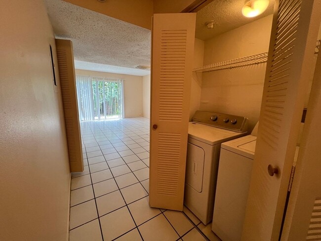 Building Photo - 12114 Napiers Cir