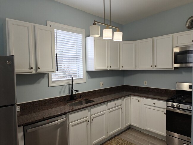 Building Photo - 102 Mt Pleasant Ave