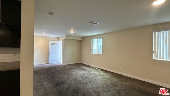 Building Photo - 1161 E 40th Pl