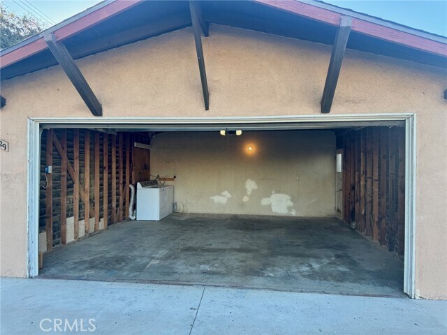 Building Photo - 639 N Currier St