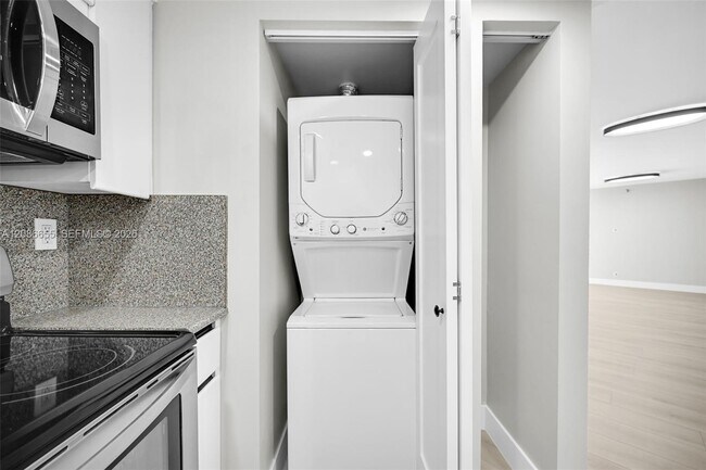 Building Photo - 6767 Collins Ave