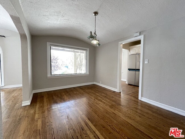 Building Photo - 3642 Empire Dr