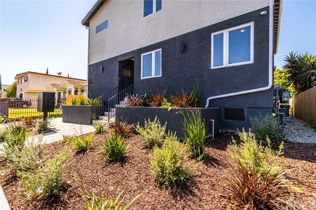 Building Photo - 1739 S Longwood Ave