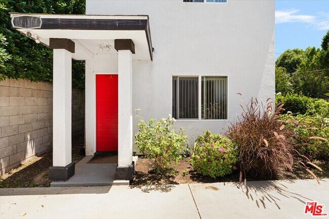 Building Photo - 6652 Orion Ave