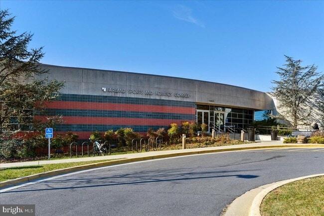 Building Photo - 2867 Shepperton Terrace