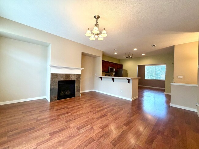 Building Photo - ~New home for the holidays? Move in now, and get December RENT FREE!~