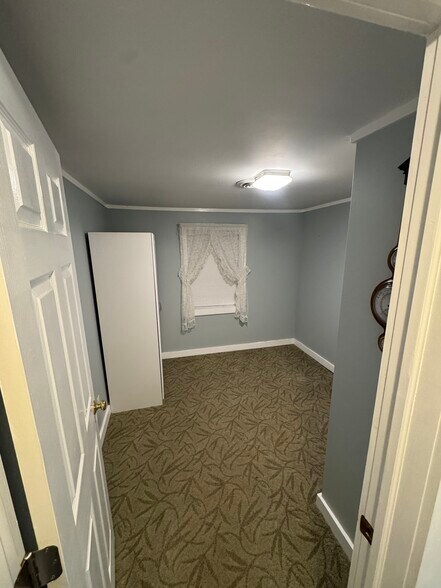 Building Photo - 6711 Vincent Hill Rd
