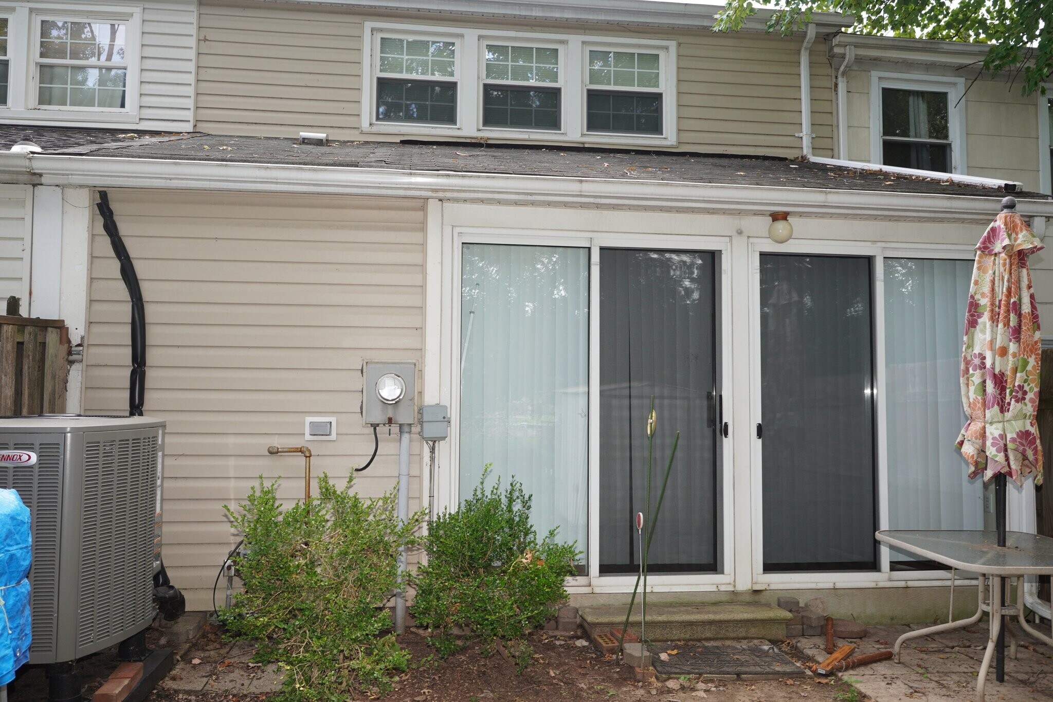 Building Photo - 691 Towne Center Dr