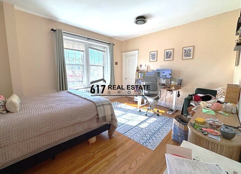 Building Photo - 399 Washington St