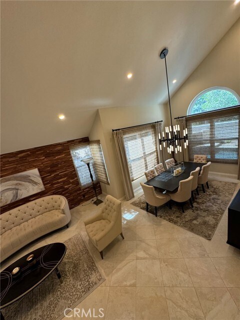 Building Photo - 6 Lakeridge