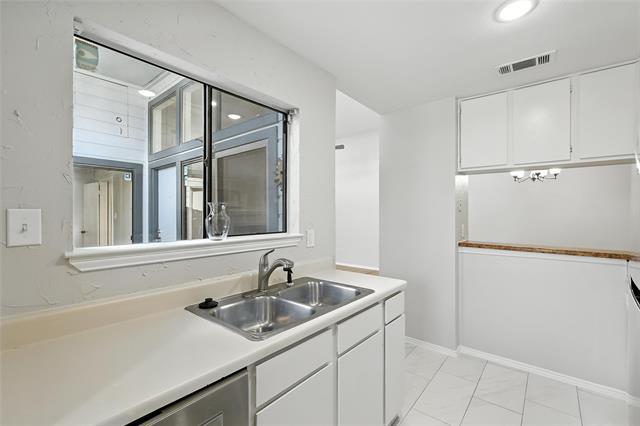 Building Photo - 606 Bellaire Dr