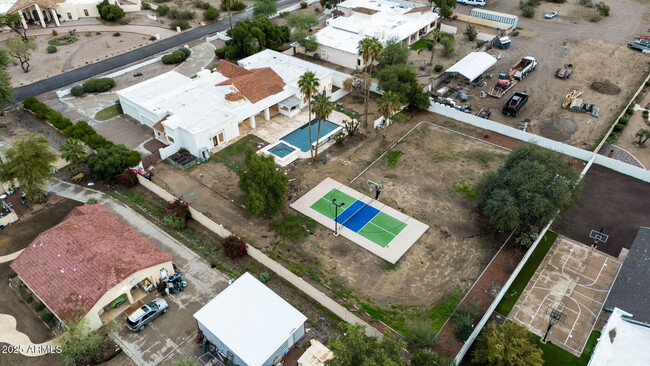 Building Photo - 10111 E Cholla St