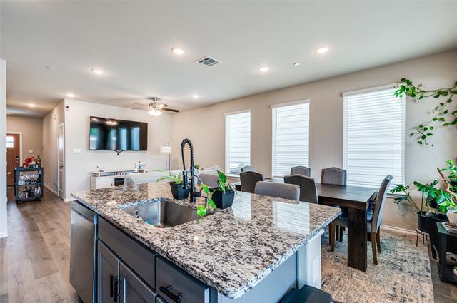 Building Photo - 7073 Cypress Dr