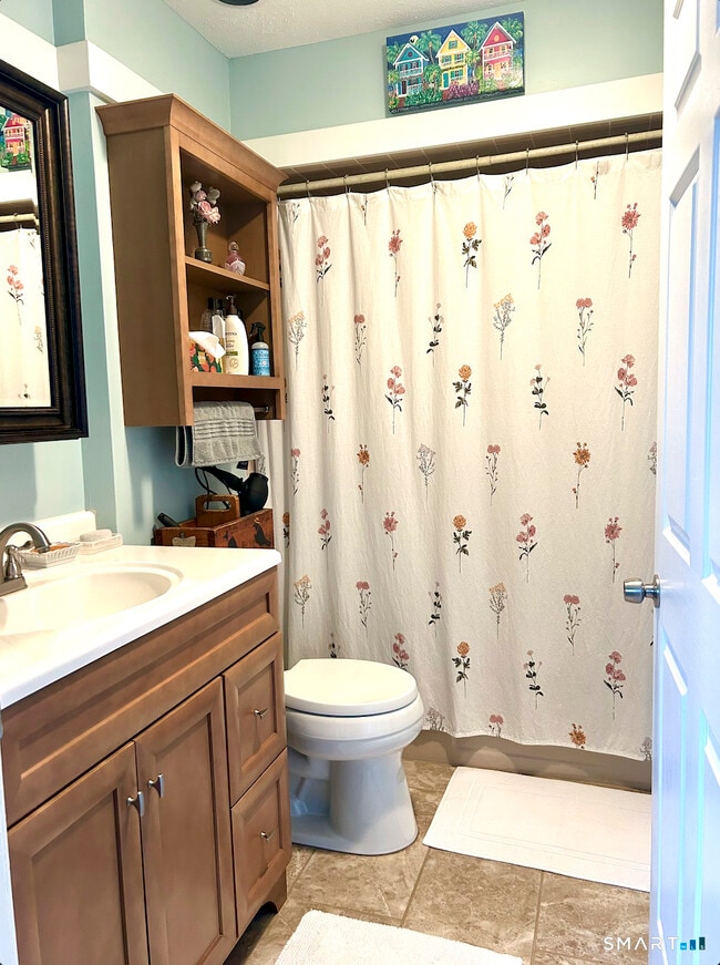 Building Photo - 576 Heritage Vlg