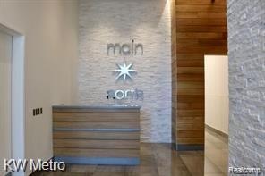 Building Photo - 350 N Main St