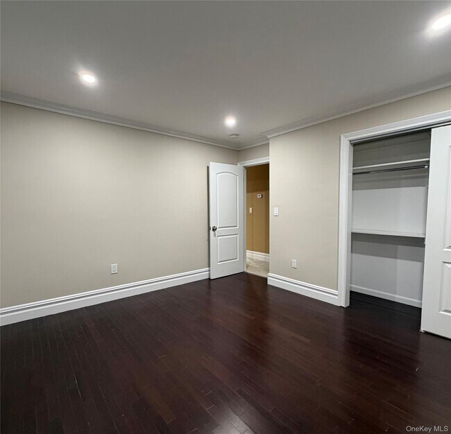 Building Photo - 520 Sierra Vista Ln