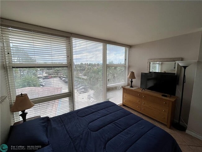 Building Photo - 4040 Galt Ocean Dr