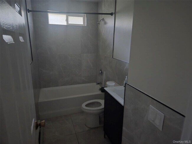 Building Photo - 9 Sergio Ct