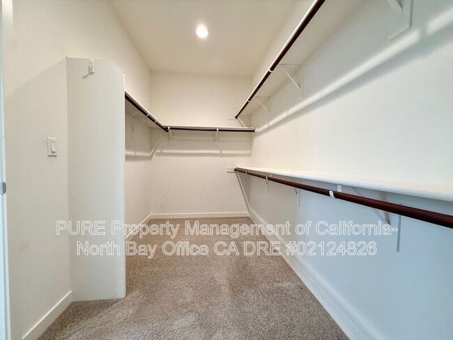 Building Photo - 1823 Pico St