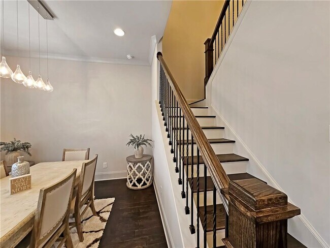 Building Photo - 2142 Coventry Dr