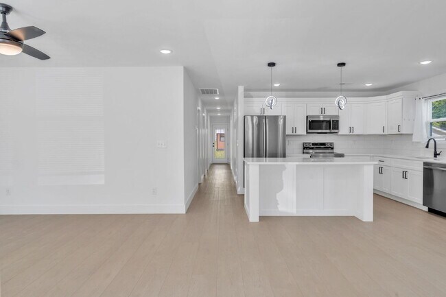 Building Photo - Updated 3BR/2BA Home with Fully Fenced Yard & Bonus Storage Shed! $1,625/mo rent