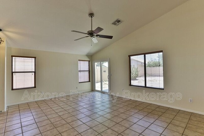 Building Photo - 1885 E Palomino Dr
