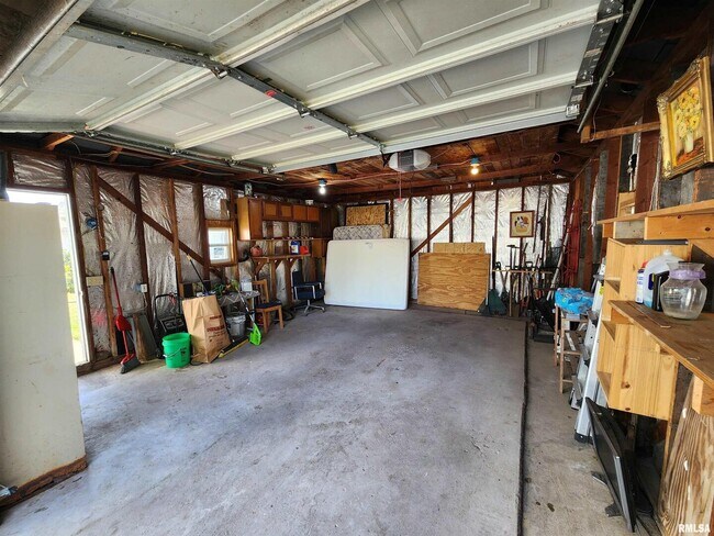 Building Photo - 3235 W 16th St