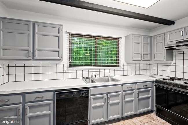 Building Photo - 11150 Wood Elves Way