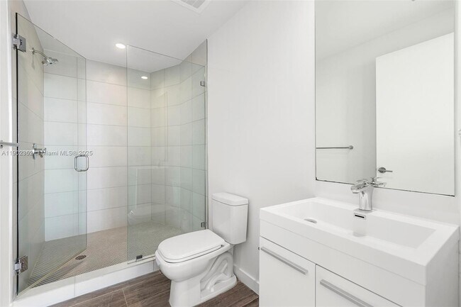 Building Photo - 2900 NE 7th Ave