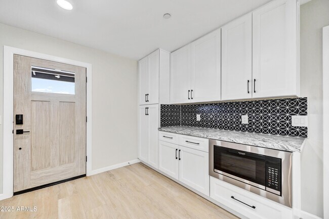 Building Photo - 2223 N 74th St